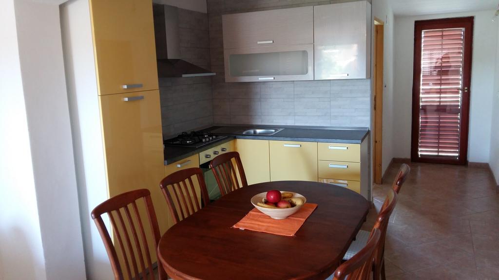 Apartments Ema Vir Eksteriør billede
