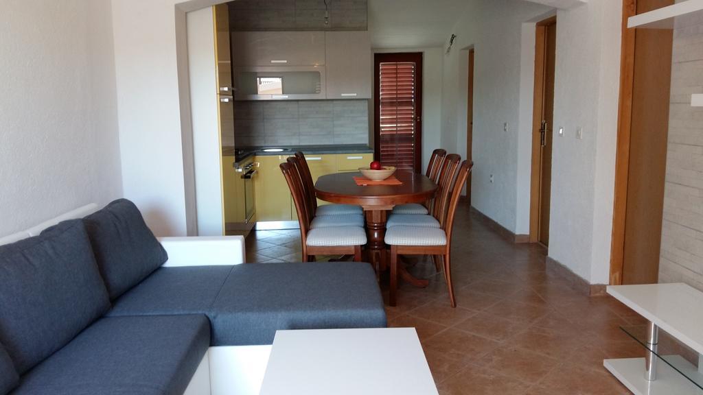 Apartments Ema Vir Eksteriør billede
