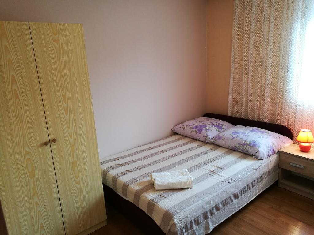 Apartments Ema Vir Eksteriør billede